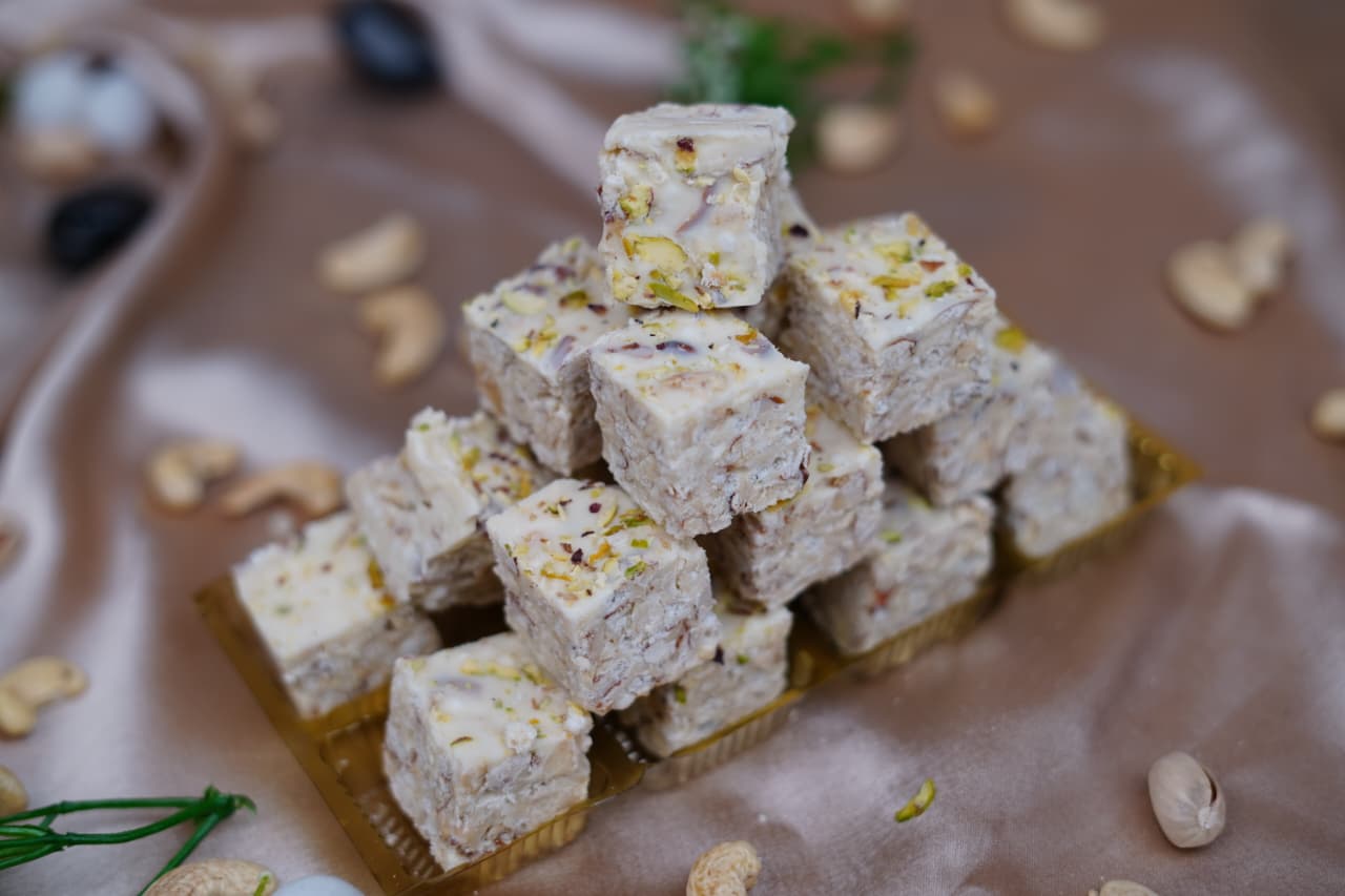 White Chocolate Dryfruit Bites